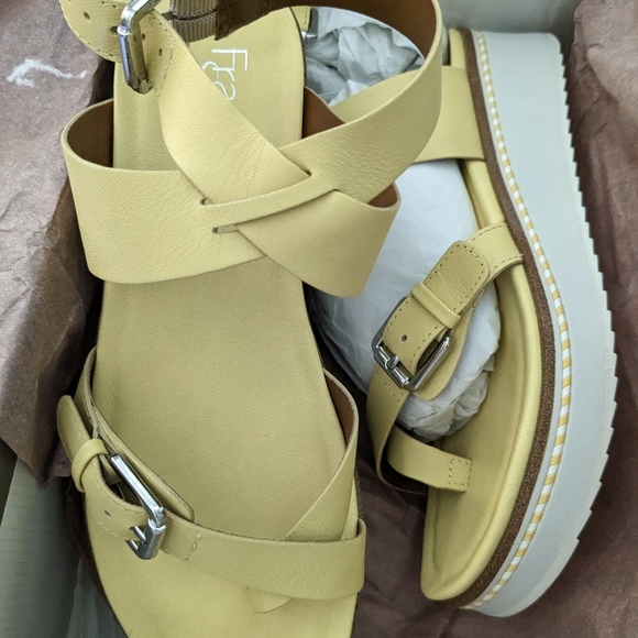 Franco Sarto cute summer sandals!  NWT 6W - Picture 5 of 5